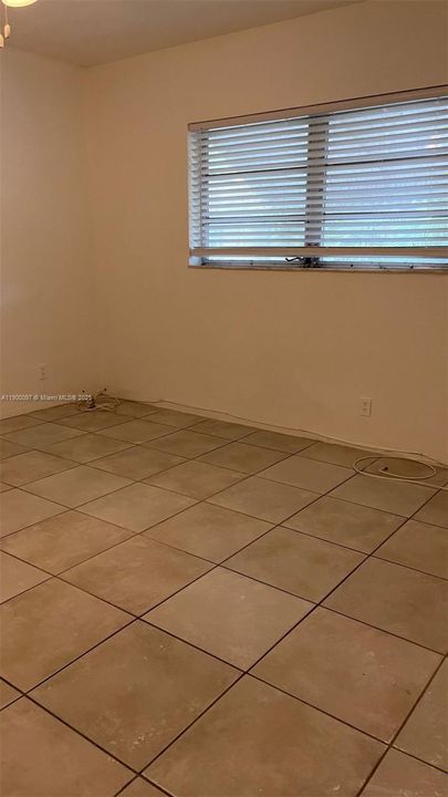 For Rent: $1,400 (1 beds, 1 baths, 576 Square Feet)