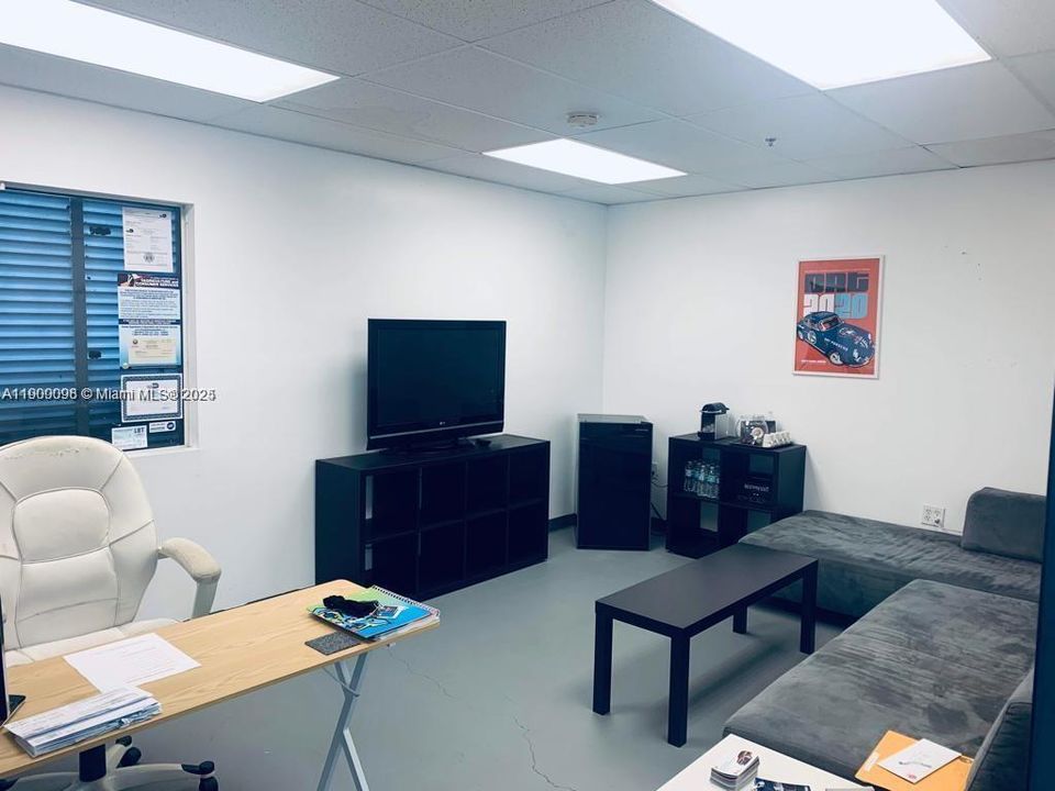 Active With Contract: $3,100 (0 beds, 0 baths, 0 Square Feet)