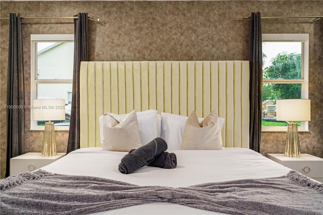 For Rent: $13,500 (8 beds, 5 baths, 3639 Square Feet)