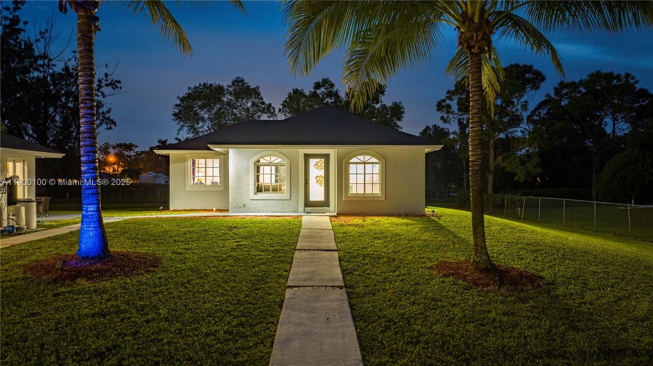 For Rent: $13,500 (8 beds, 5 baths, 3639 Square Feet)