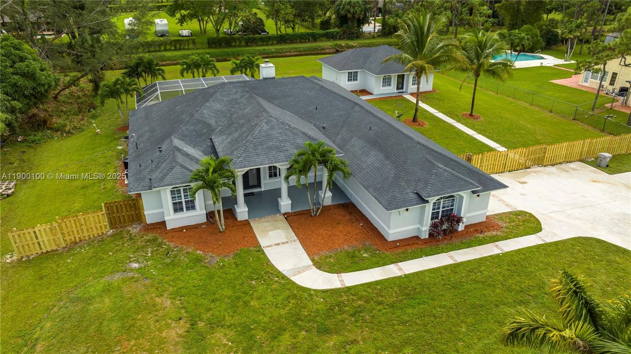 For Rent: $13,500 (8 beds, 5 baths, 3639 Square Feet)