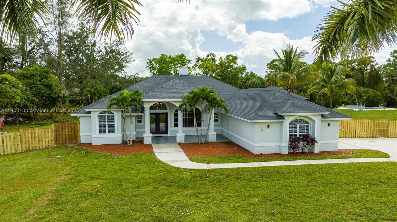 For Rent: $13,500 (8 beds, 5 baths, 3639 Square Feet)