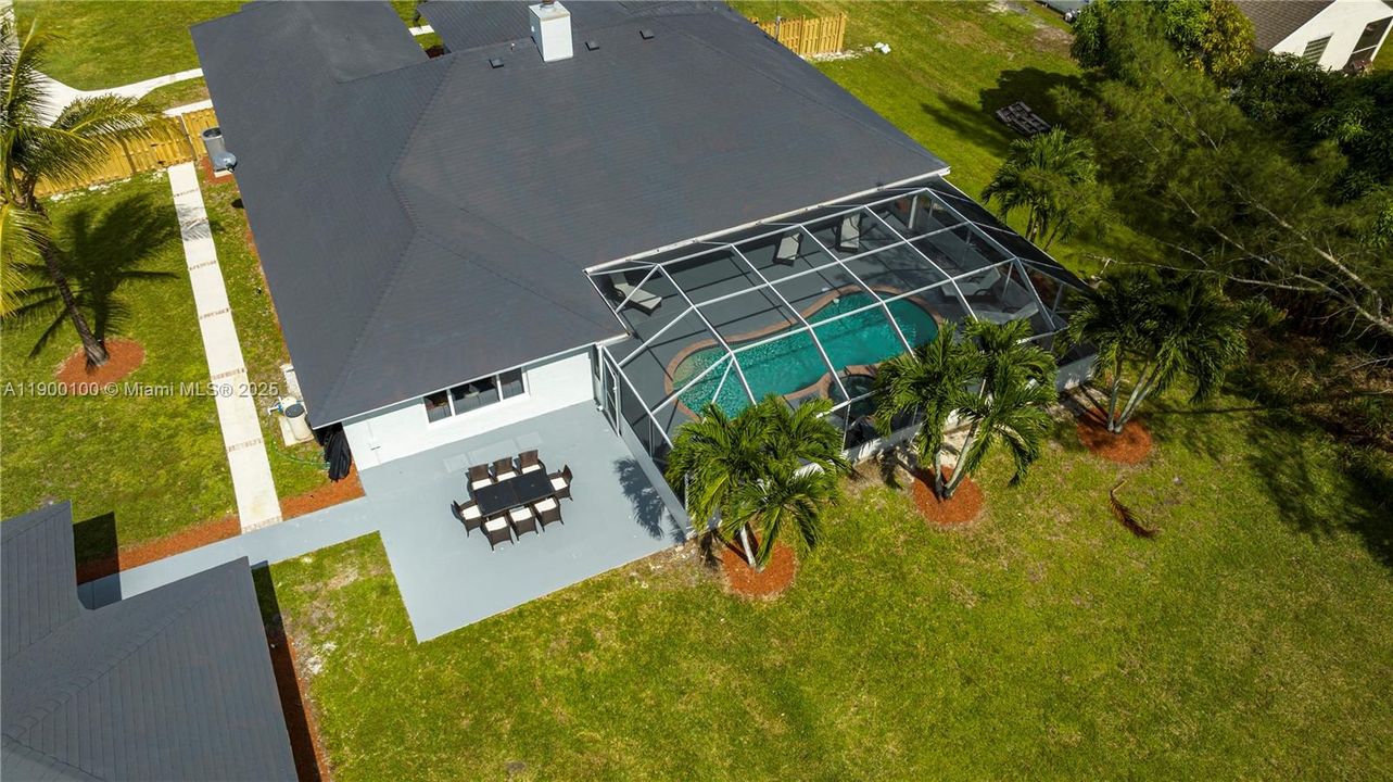 For Rent: $13,500 (8 beds, 5 baths, 3639 Square Feet)