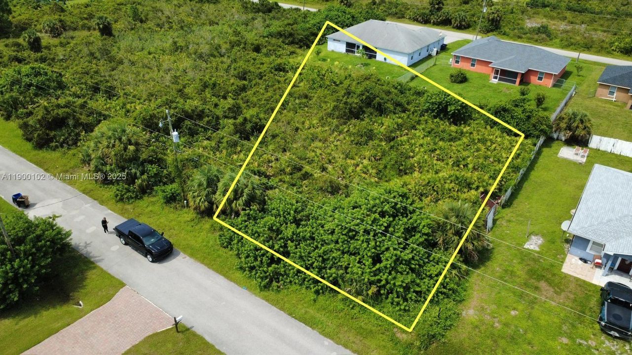 En Venta: $24,900 (10,890.00 acres)