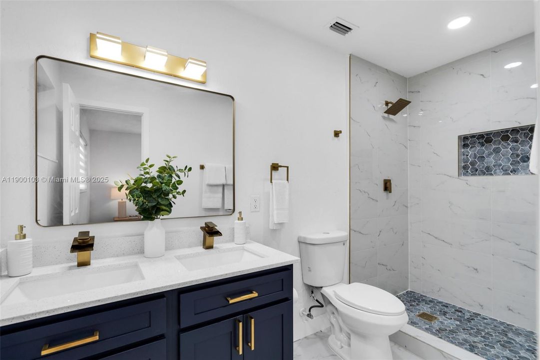 Под контрактом: $474,900 (4 спален, 2 ванн, 1534 Квадратных фут)