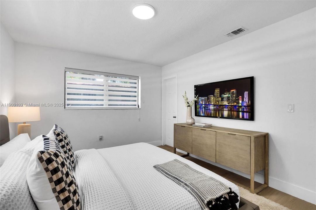 Под контрактом: $474,900 (4 спален, 2 ванн, 1534 Квадратных фут)