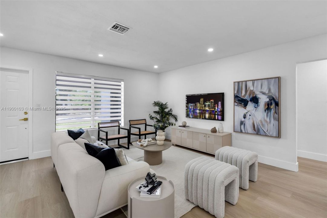 Под контрактом: $474,900 (4 спален, 2 ванн, 1534 Квадратных фут)