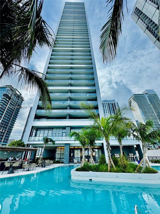 For Sale: $598,900 (1 beds, 1 baths, 540 Square Feet)