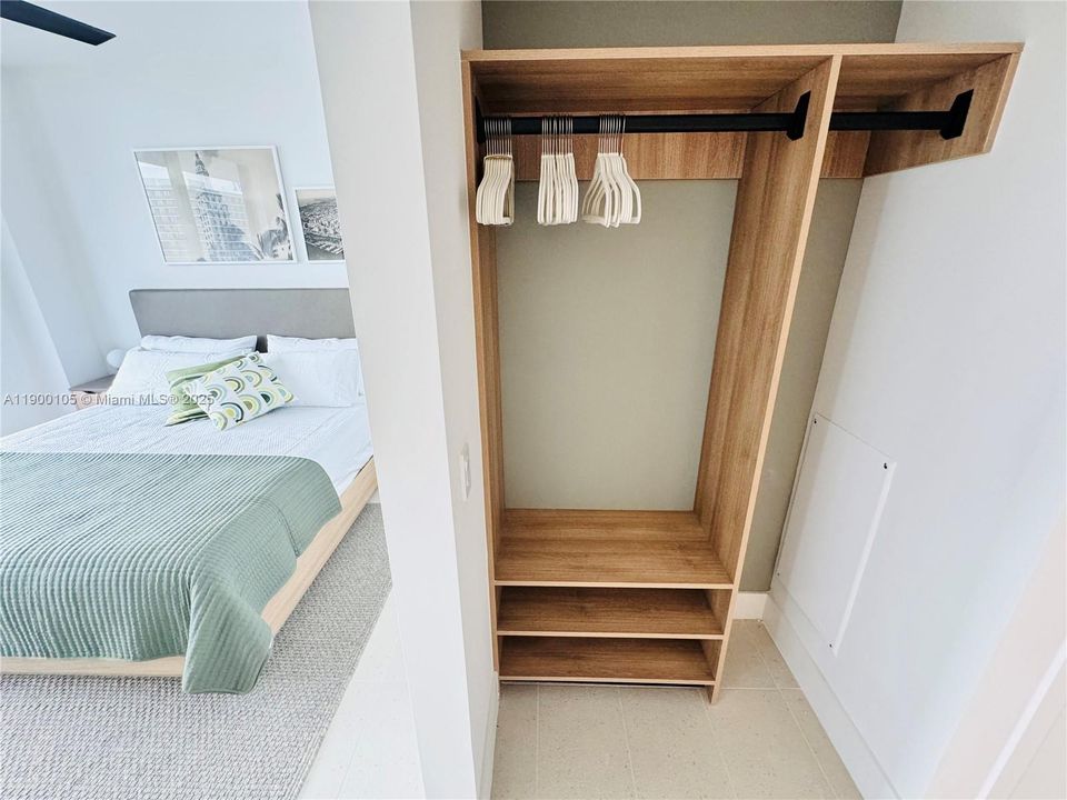 For Sale: $598,900 (1 beds, 1 baths, 540 Square Feet)