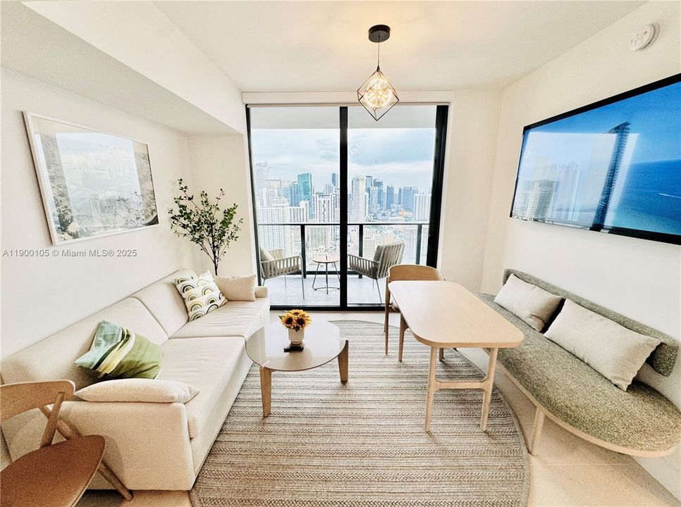 For Sale: $598,900 (1 beds, 1 baths, 540 Square Feet)