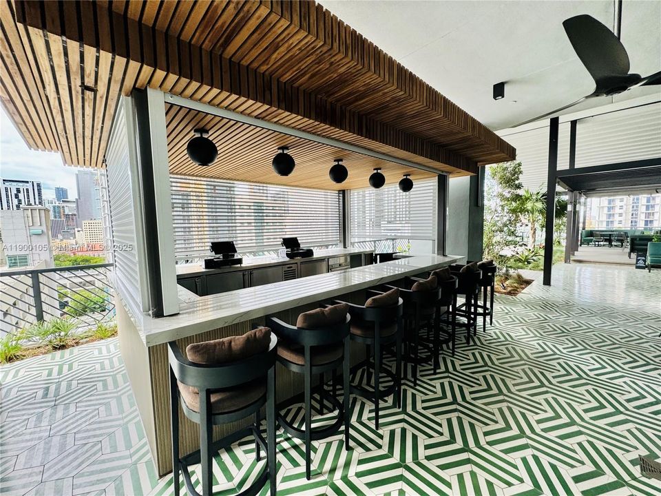 For Sale: $598,900 (1 beds, 1 baths, 540 Square Feet)