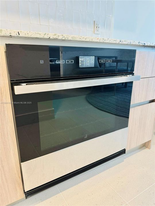 For Sale: $598,900 (1 beds, 1 baths, 540 Square Feet)