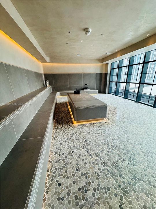 For Sale: $598,900 (1 beds, 1 baths, 540 Square Feet)