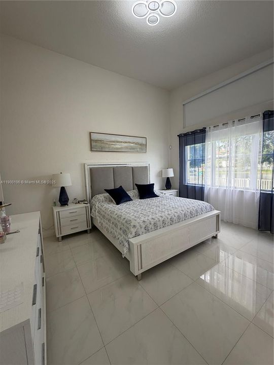 Recently Rented: $3,800 (3 beds, 2 baths, 1515 Square Feet)