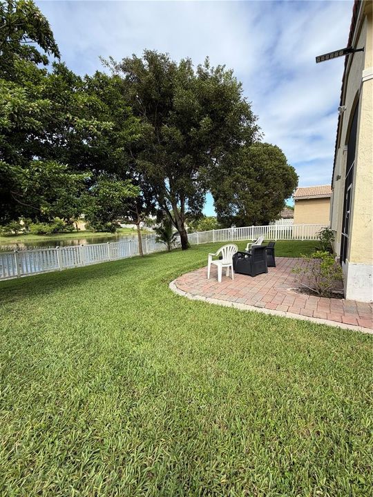 Recently Rented: $3,800 (3 beds, 2 baths, 1515 Square Feet)