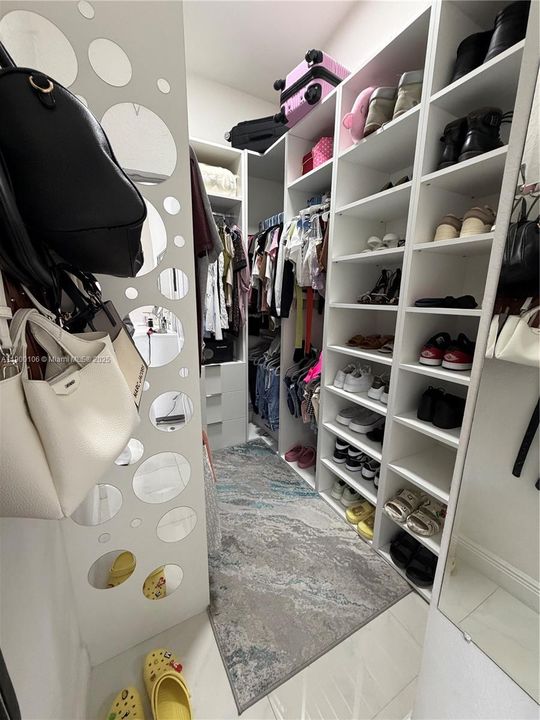 Recently Rented: $3,800 (3 beds, 2 baths, 1515 Square Feet)