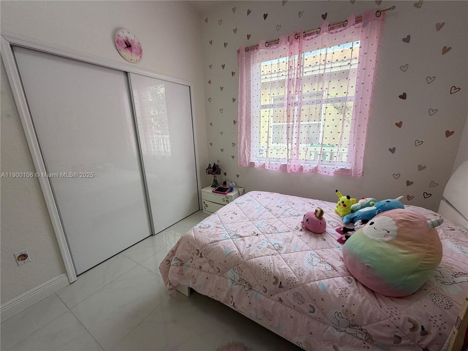 Recently Rented: $3,800 (3 beds, 2 baths, 1515 Square Feet)