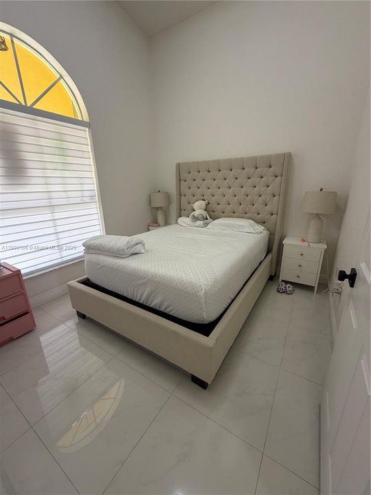 Recently Rented: $3,800 (3 beds, 2 baths, 1515 Square Feet)