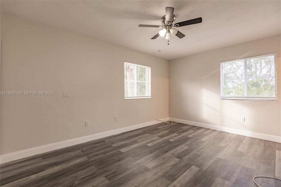 For Sale: $380,000 (3 beds, 2 baths, 1423 Square Feet)