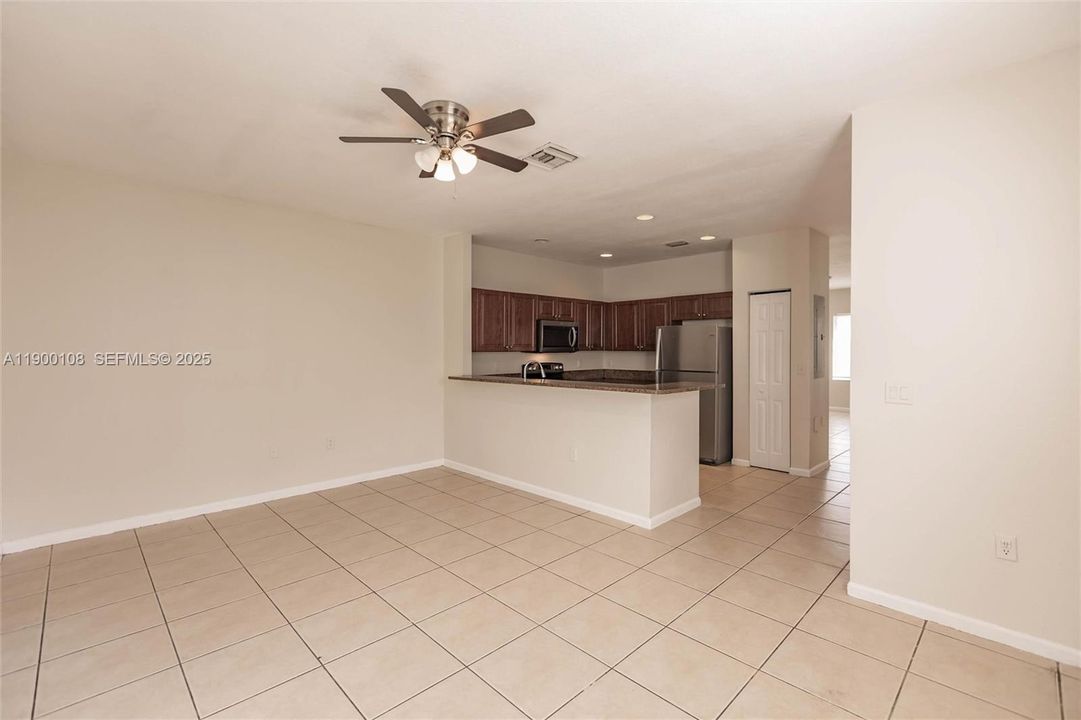 For Sale: $380,000 (3 beds, 2 baths, 1423 Square Feet)