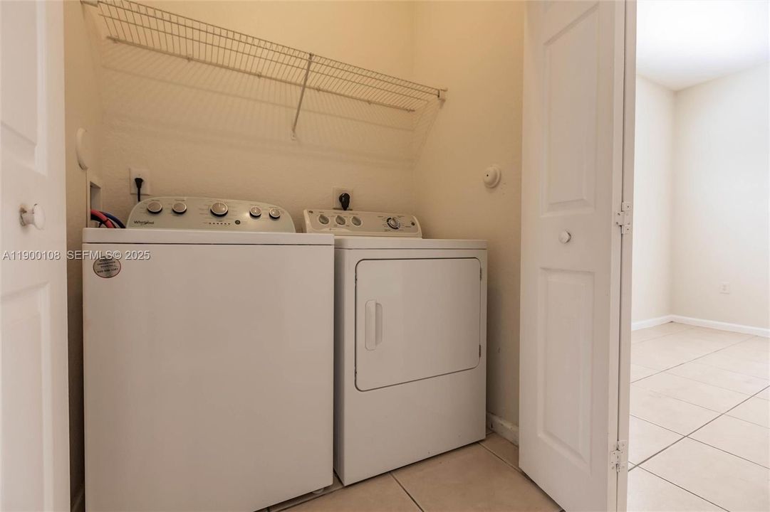 For Sale: $380,000 (3 beds, 2 baths, 1423 Square Feet)