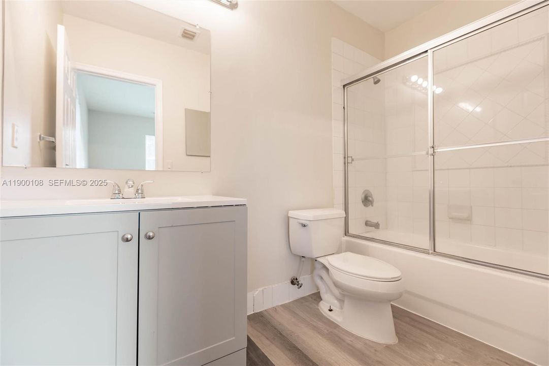 For Sale: $380,000 (3 beds, 2 baths, 1423 Square Feet)