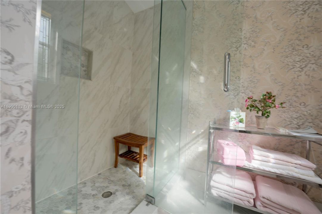 For Sale: $675,000 (3 beds, 2 baths, 2733 Square Feet)