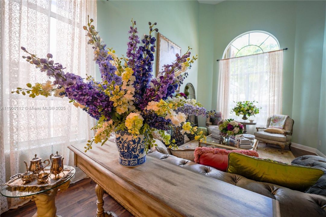 For Sale: $675,000 (3 beds, 2 baths, 2733 Square Feet)