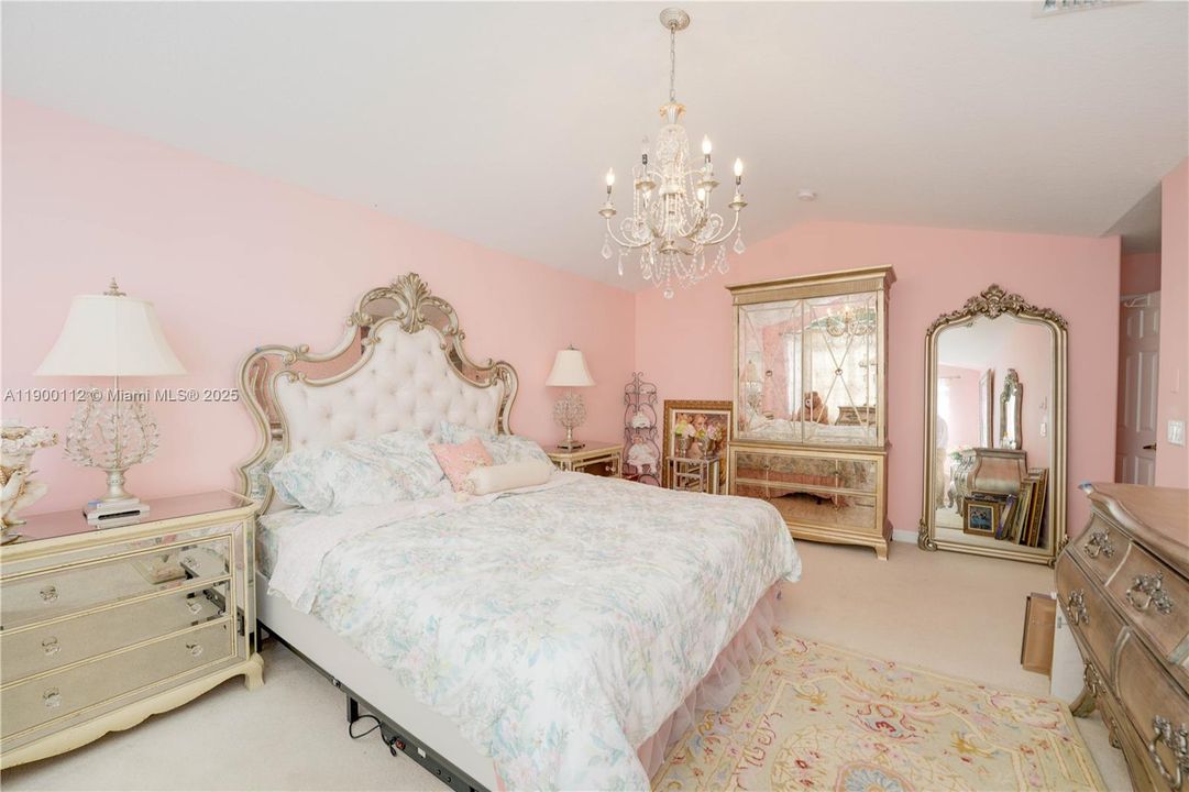 For Sale: $675,000 (3 beds, 2 baths, 2733 Square Feet)