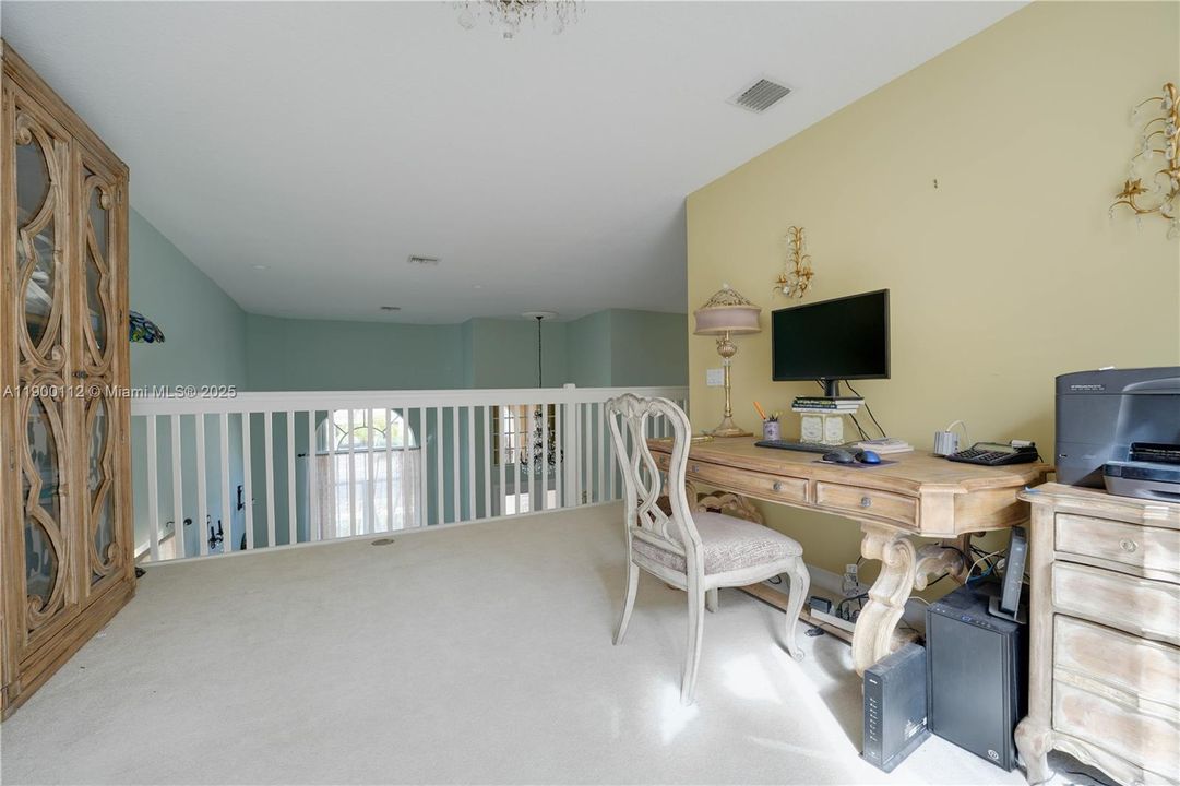 For Sale: $675,000 (3 beds, 2 baths, 2733 Square Feet)