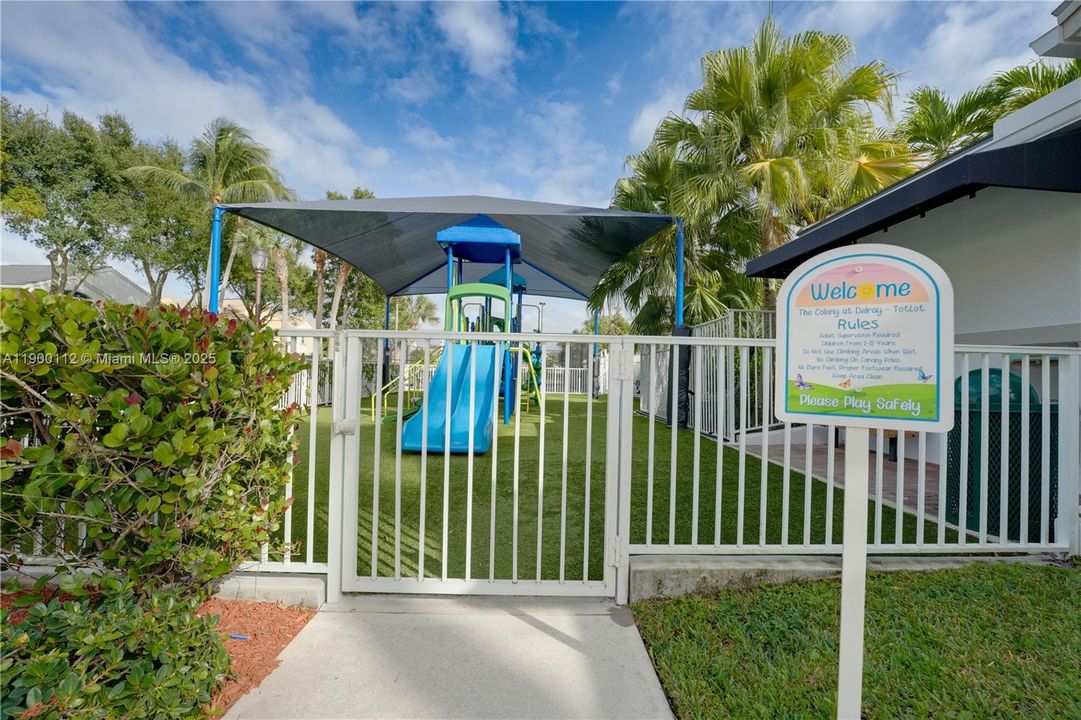 For Sale: $675,000 (3 beds, 2 baths, 2733 Square Feet)