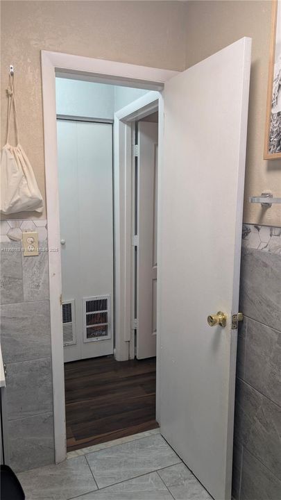 На продажу: $359,000 (2 спален, 1 ванн, 873 Квадратных фут)