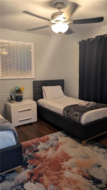 На продажу: $359,000 (2 спален, 1 ванн, 873 Квадратных фут)