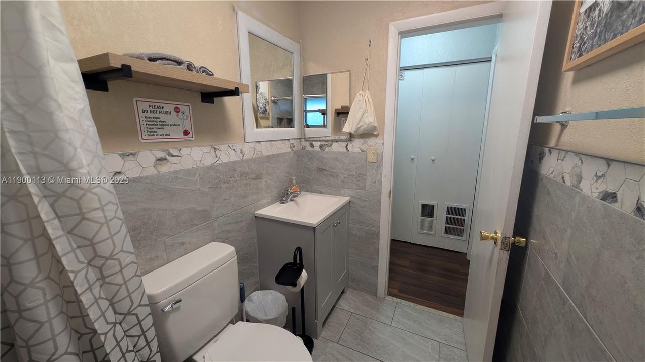 На продажу: $359,000 (2 спален, 1 ванн, 873 Квадратных фут)