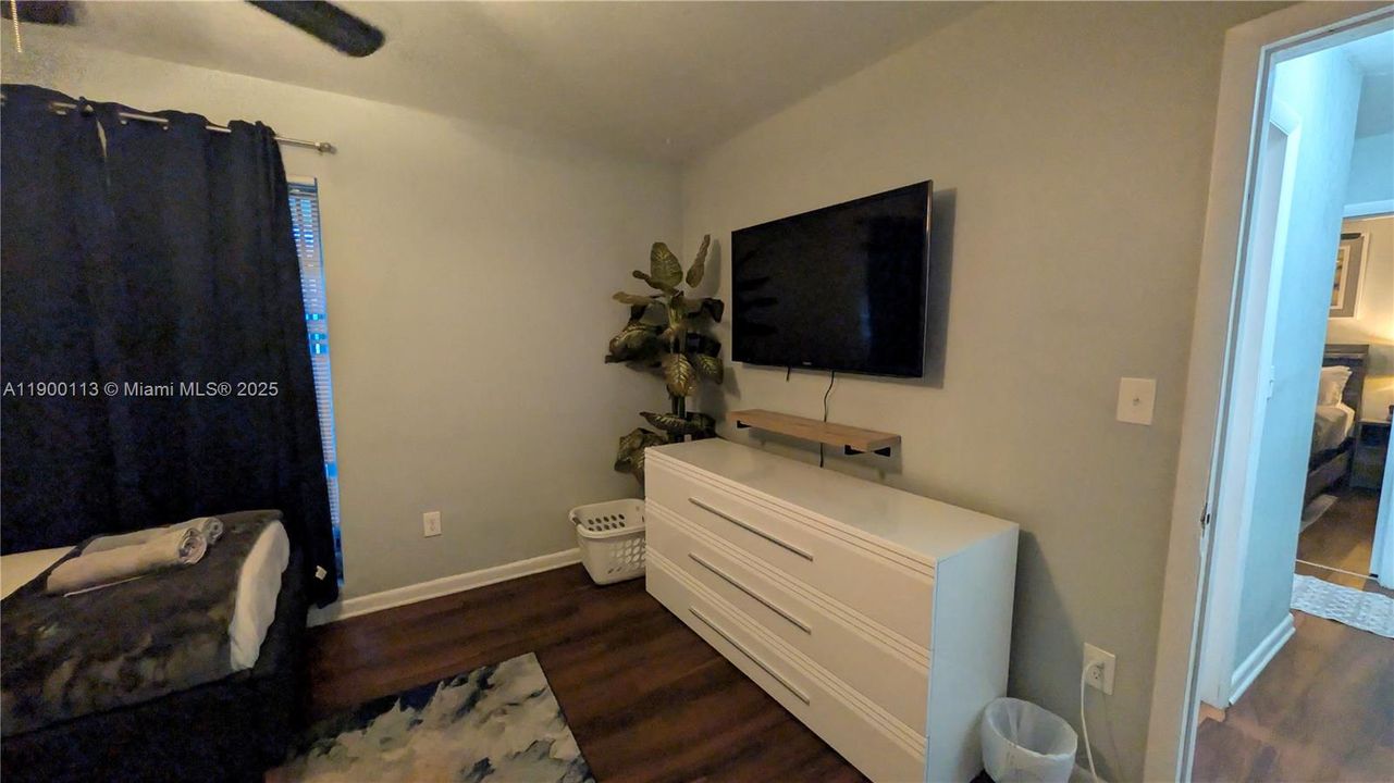 На продажу: $359,000 (2 спален, 1 ванн, 873 Квадратных фут)