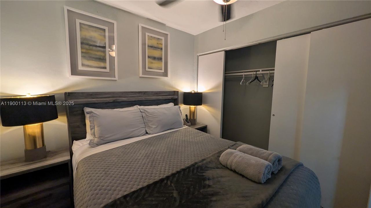 На продажу: $359,000 (2 спален, 1 ванн, 873 Квадратных фут)