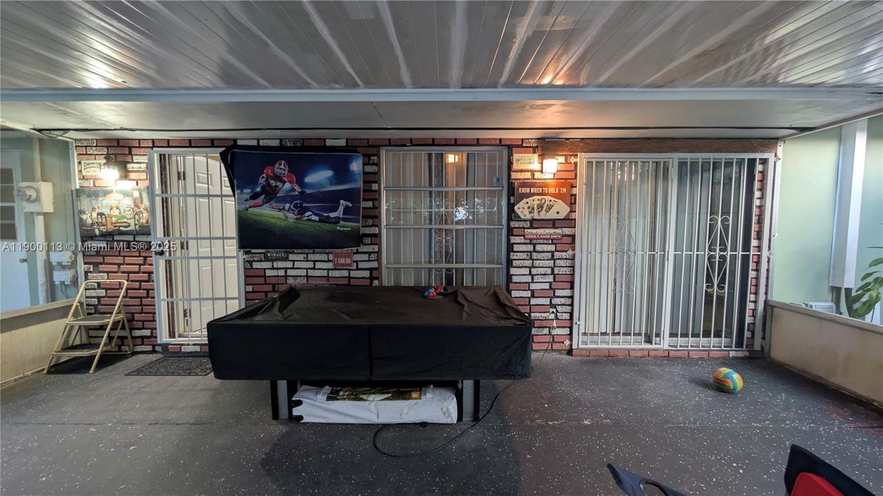 На продажу: $359,000 (2 спален, 1 ванн, 873 Квадратных фут)