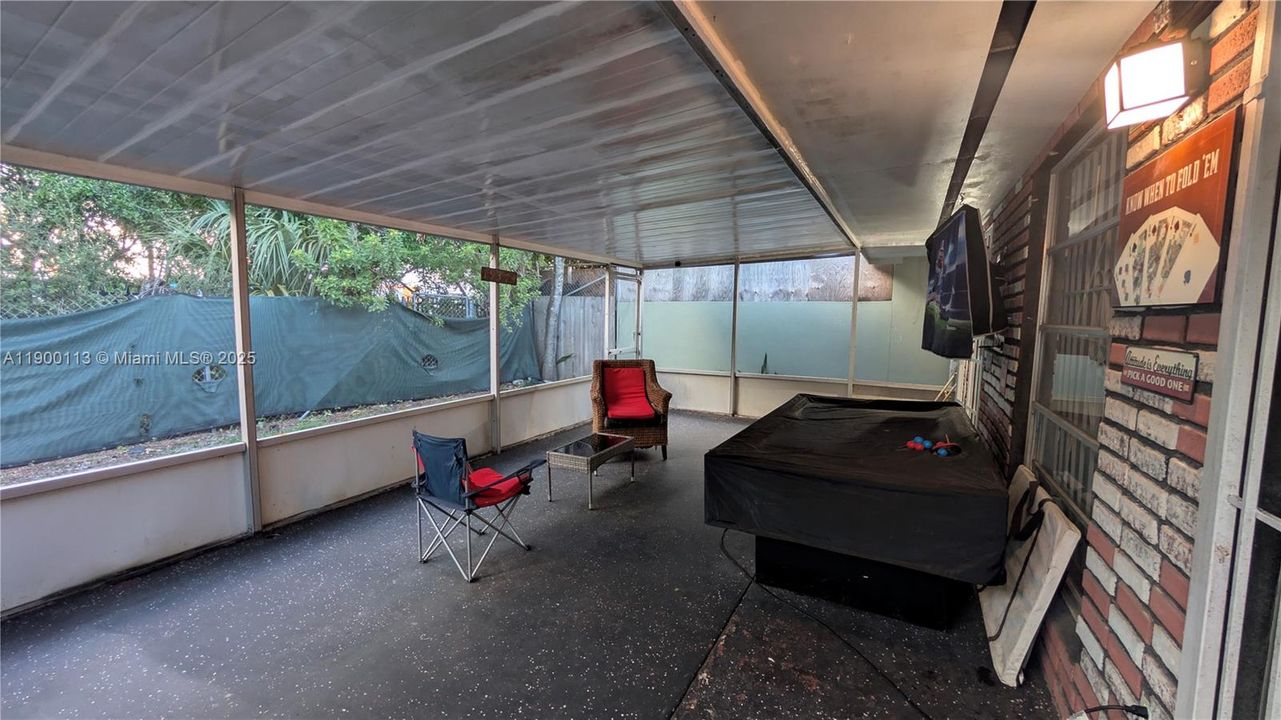 На продажу: $359,000 (2 спален, 1 ванн, 873 Квадратных фут)