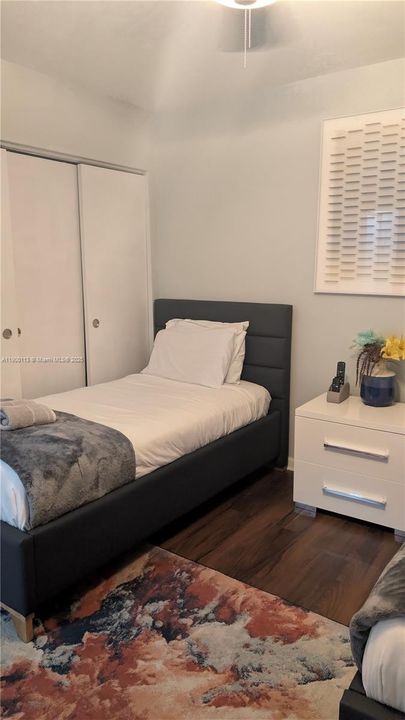 На продажу: $359,000 (2 спален, 1 ванн, 873 Квадратных фут)