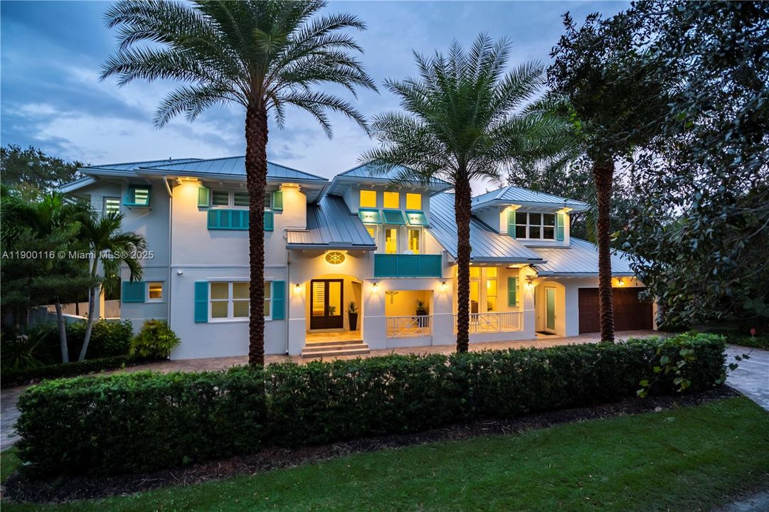 For Sale: $2,150,000 (5 beds, 3 baths, 3274 Square Feet)