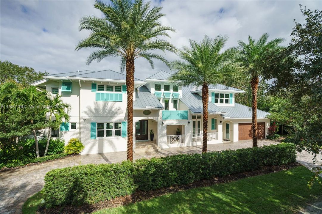 For Sale: $2,150,000 (5 beds, 3 baths, 3274 Square Feet)