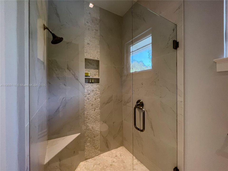 For Sale: $2,150,000 (5 beds, 3 baths, 3274 Square Feet)