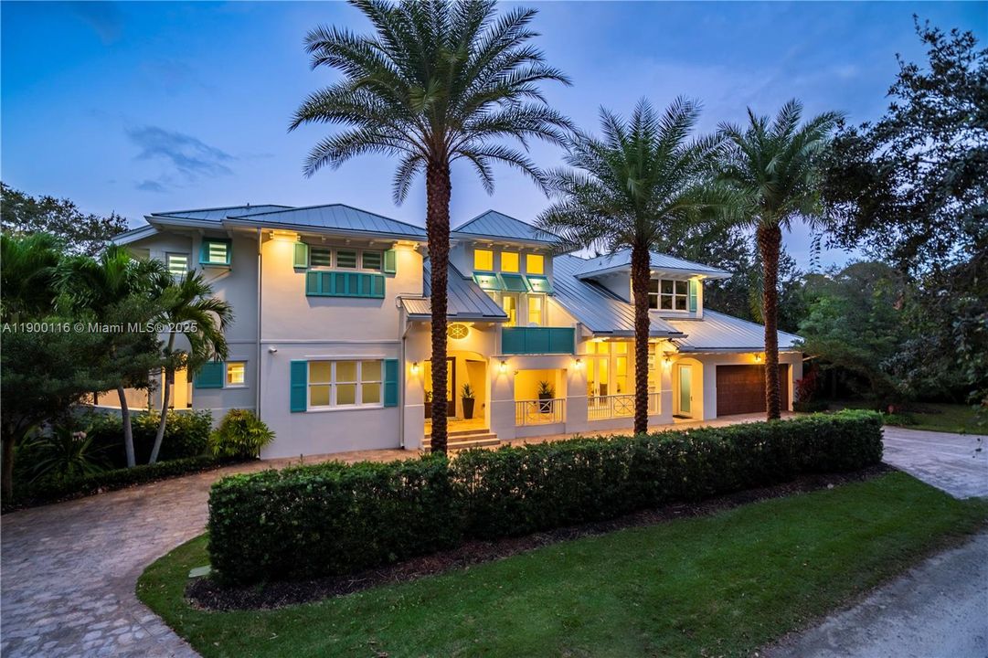 For Sale: $2,150,000 (5 beds, 3 baths, 3274 Square Feet)