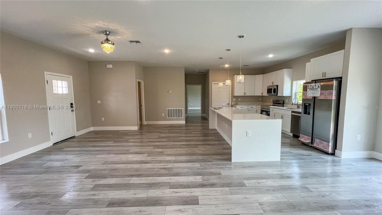 For Rent: $2,800 (3 beds, 2 baths, 0 Square Feet)