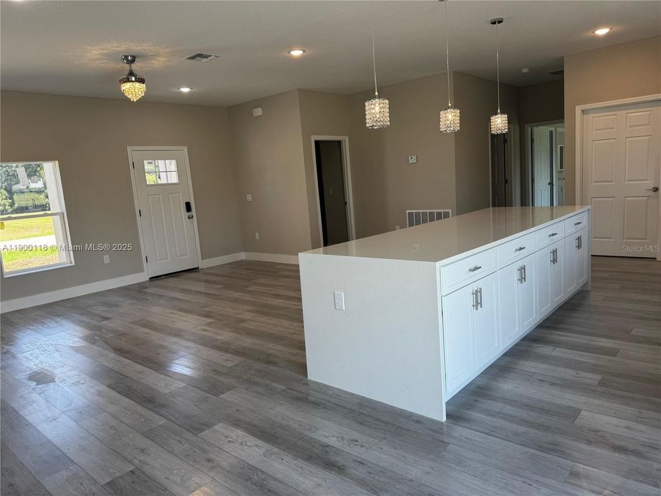 For Rent: $2,800 (3 beds, 2 baths, 0 Square Feet)