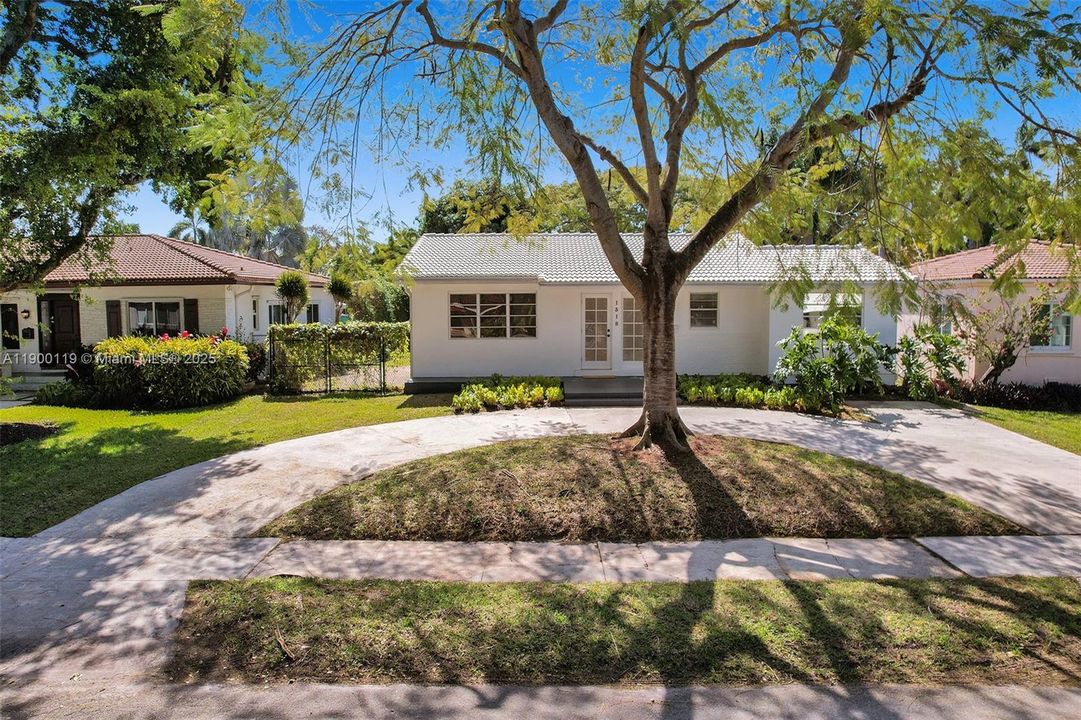 Recently Rented: $5,100 (3 beds, 3 baths, 1710 Square Feet)