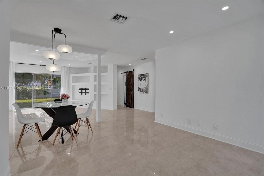 Recently Rented: $5,100 (3 beds, 3 baths, 1710 Square Feet)