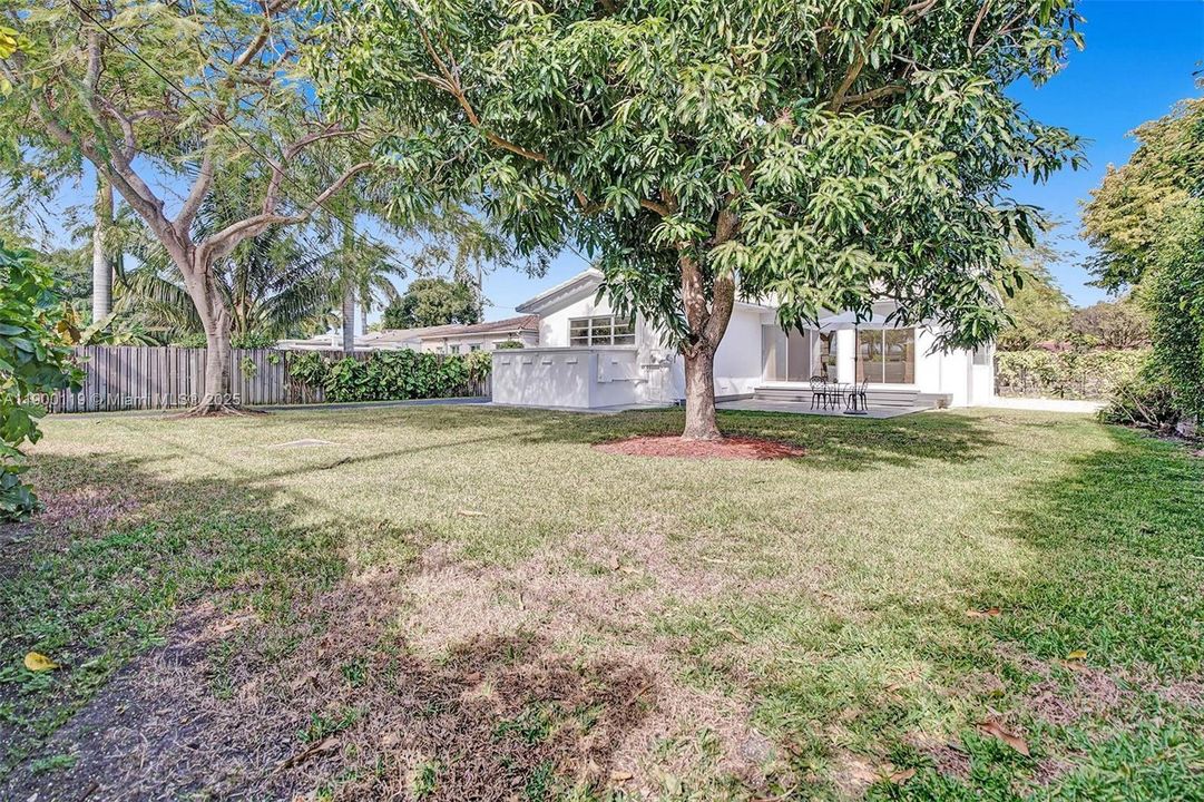 Recently Rented: $5,100 (3 beds, 3 baths, 1710 Square Feet)