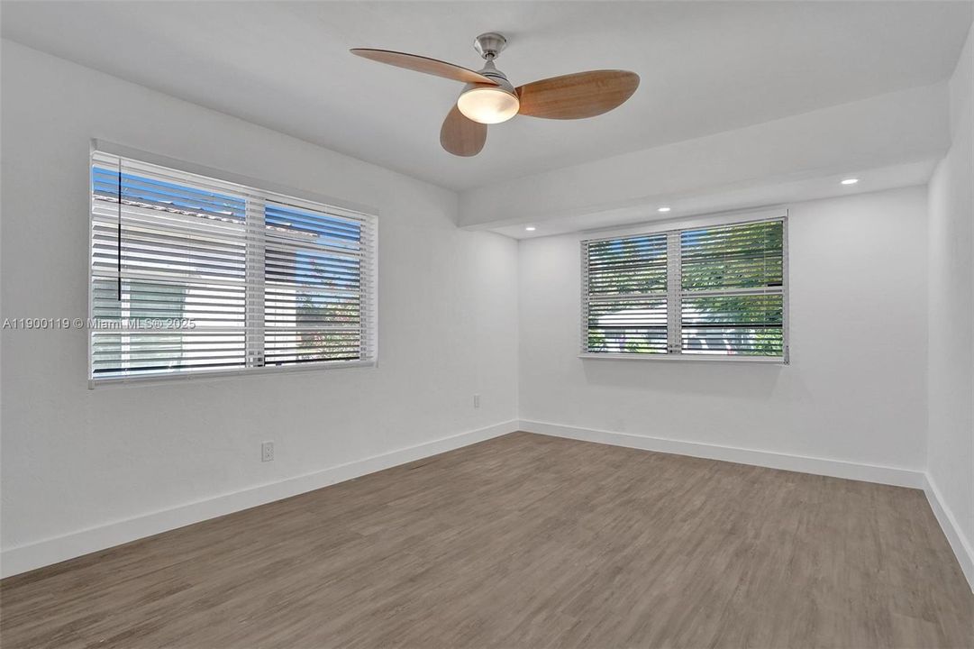 Recently Rented: $5,100 (3 beds, 3 baths, 1710 Square Feet)