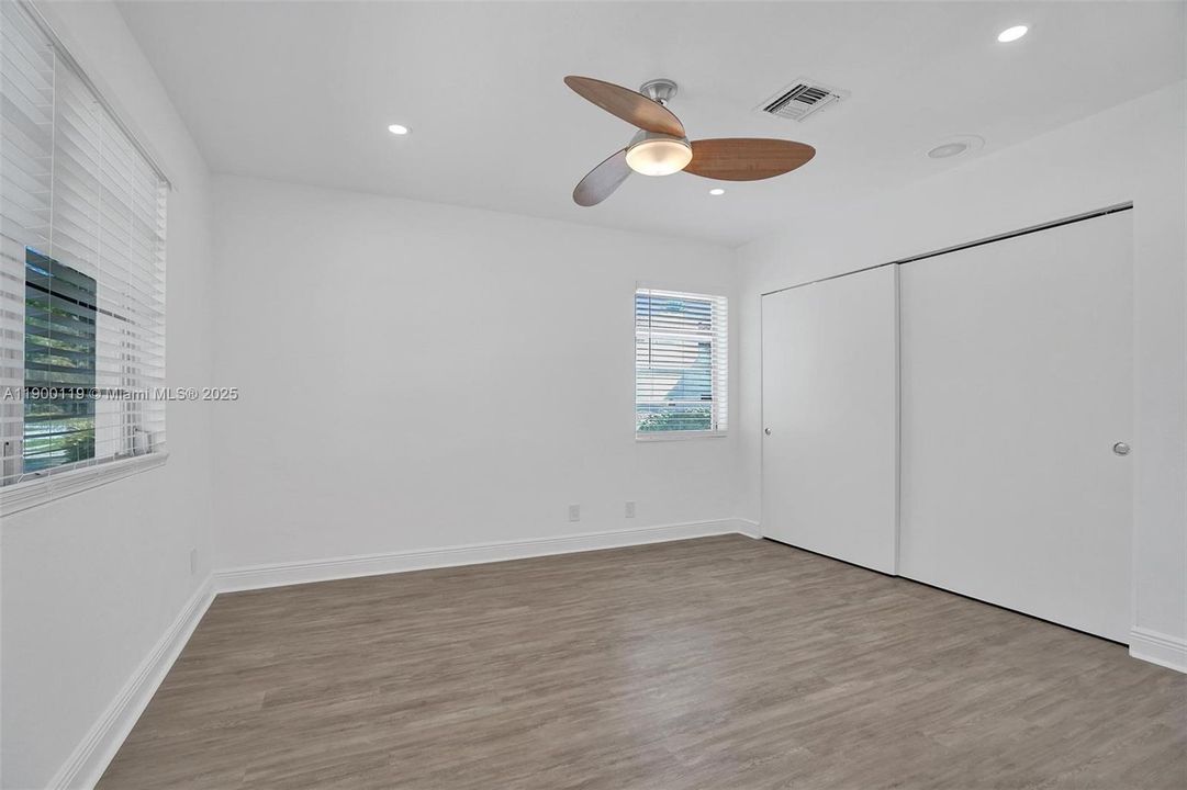 Recently Rented: $5,100 (3 beds, 3 baths, 1710 Square Feet)